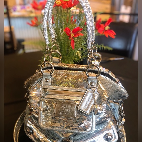 Coach Handbags - Auth Coach Poppy Silver Sequin Spotlight Tote Bag Medium Great Condition Vintage